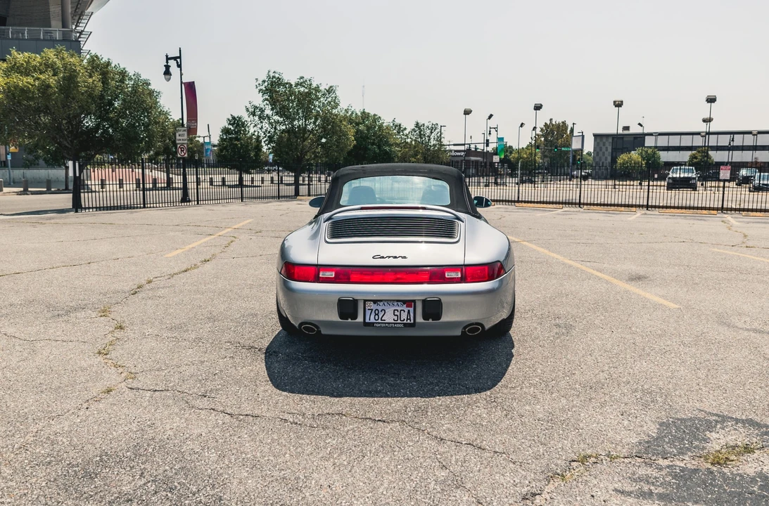 1995 Porsche 993 Carrera - Image 11 of 31