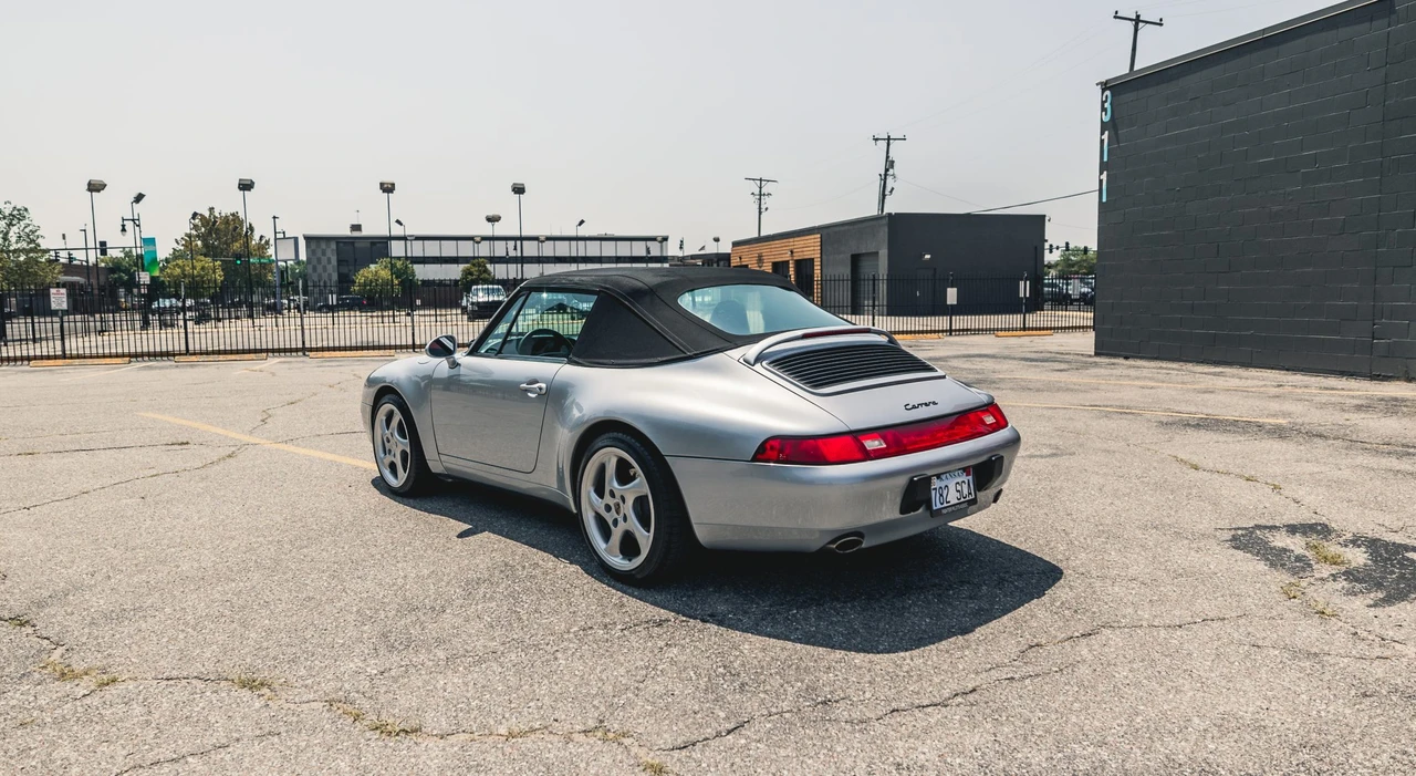 1995 Porsche 993 Carrera - Image 9 of 31