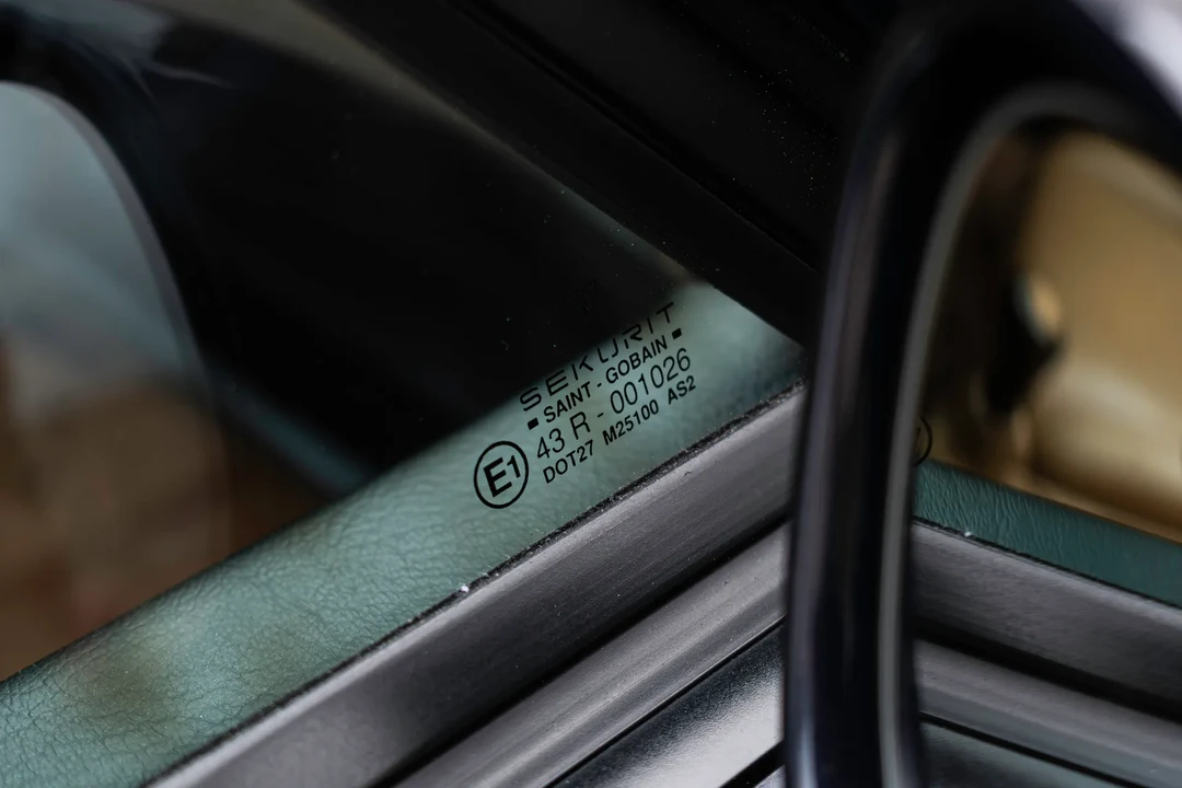 1995 Porsche 993 Carrera - Image 25 of 31