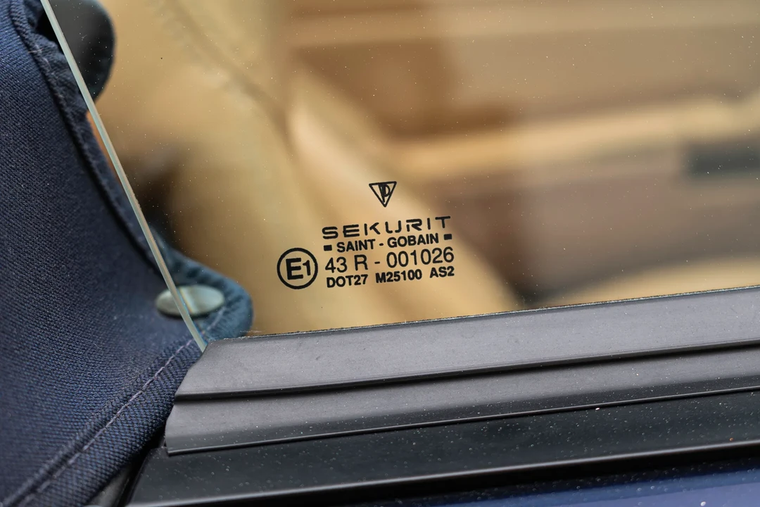1995 Porsche 993 Carrera - Image 24 of 31