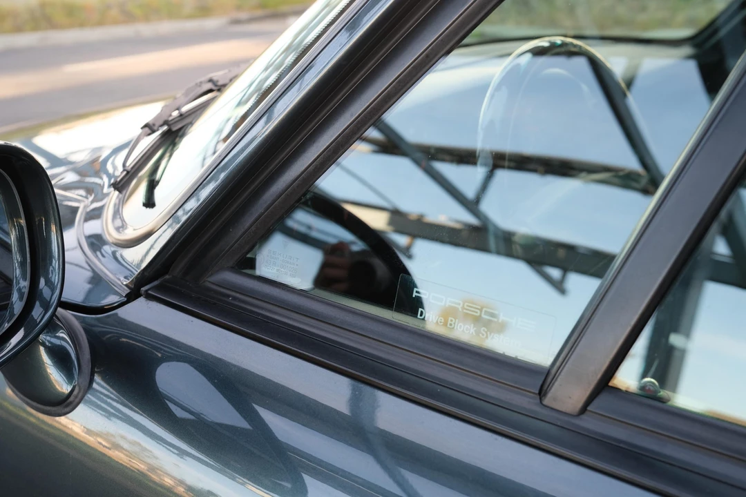 1995 Porsche 993 Carrera - Image 29 of 31