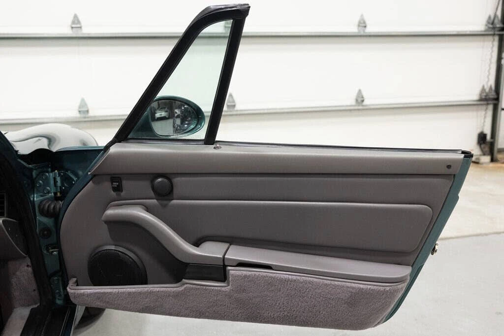 1995 Porsche 993 Carrera - Image 27 of 31