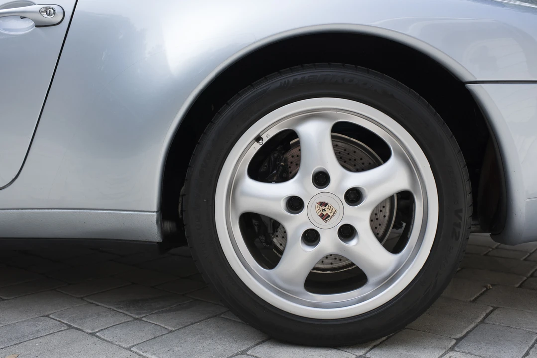 1995 Porsche 993 Carrera - Image 19 of 31