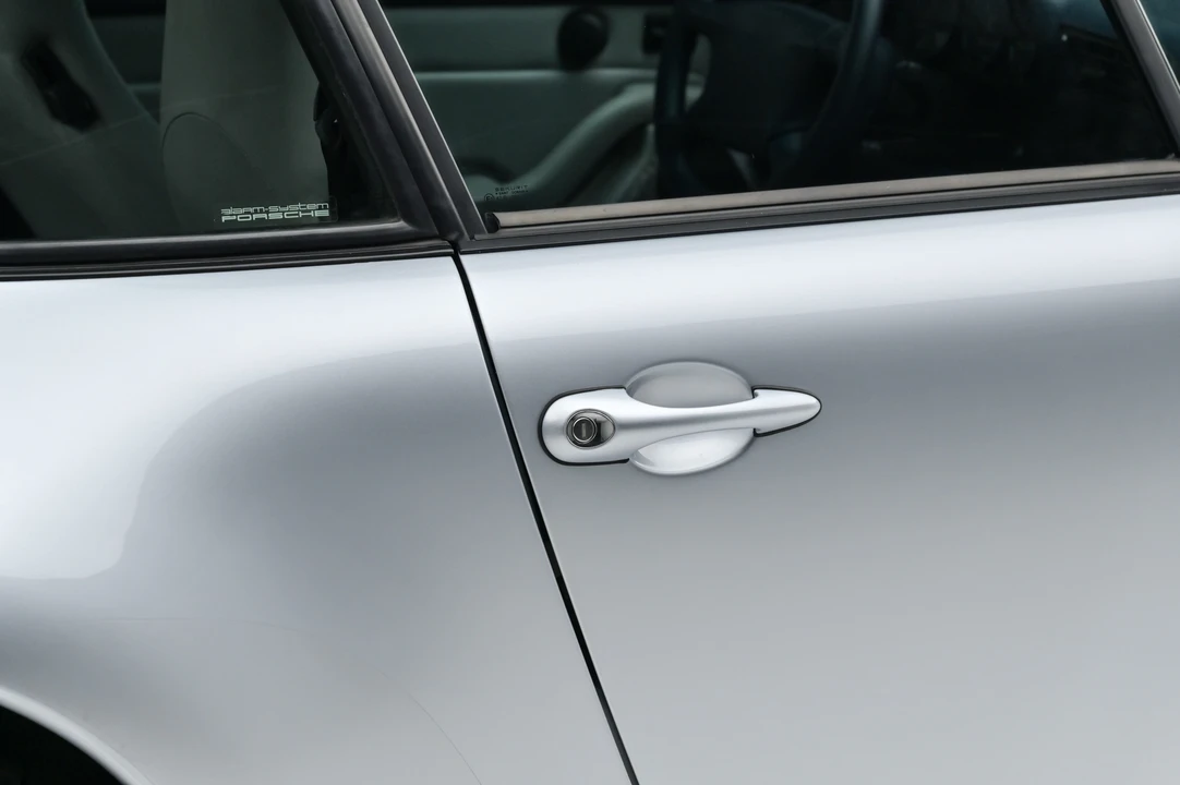 1995 Porsche 993 Carrera - Image 30 of 31