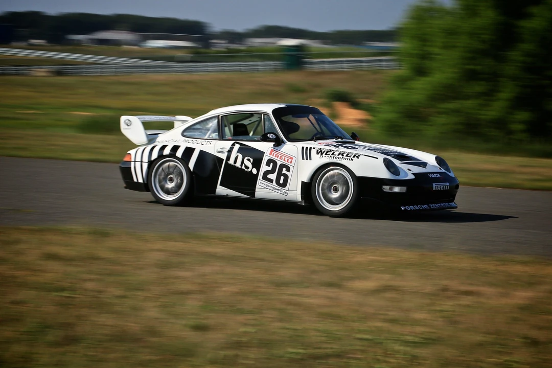 1995 Porsche 993 Carrera - Image 2 of 31