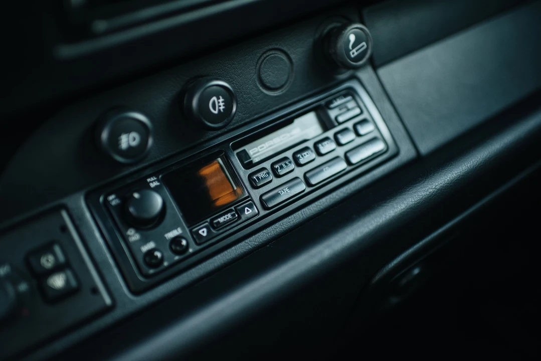 1995 Porsche 911 - Image 21 of 31