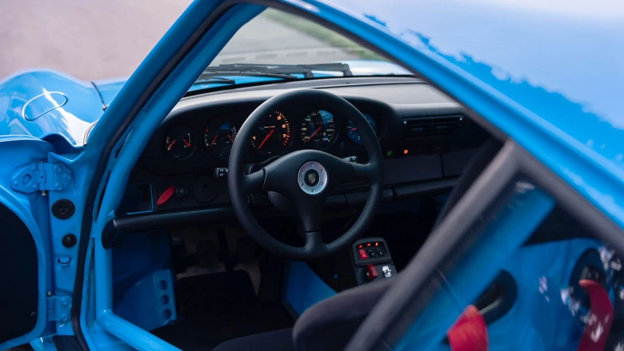 1995 Porsche 993 GT2 - Image 22 of 31