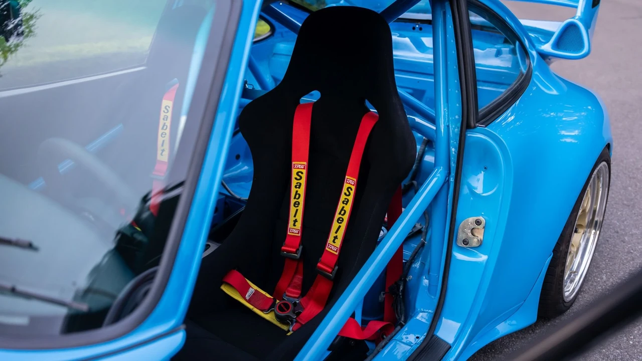 1995 Porsche 993 GT2 - Image 28 of 31