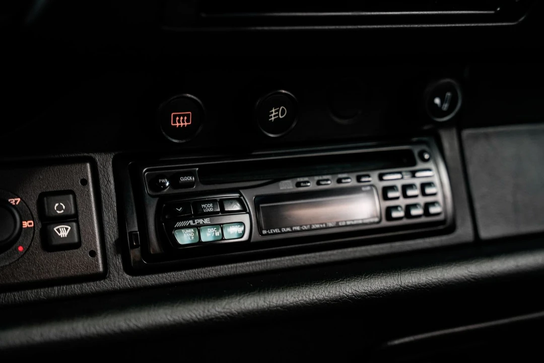 1995 Porsche 993 Carrera - Image 15 of 31