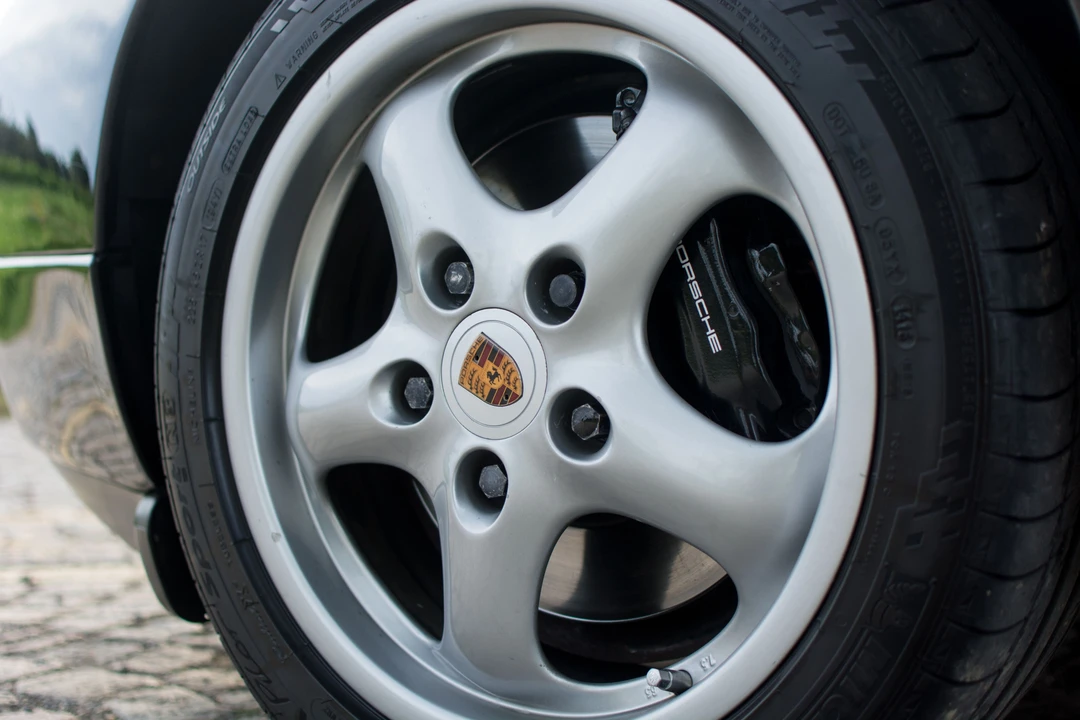 1995 Porsche 928 GTS - Image 16 of 31
