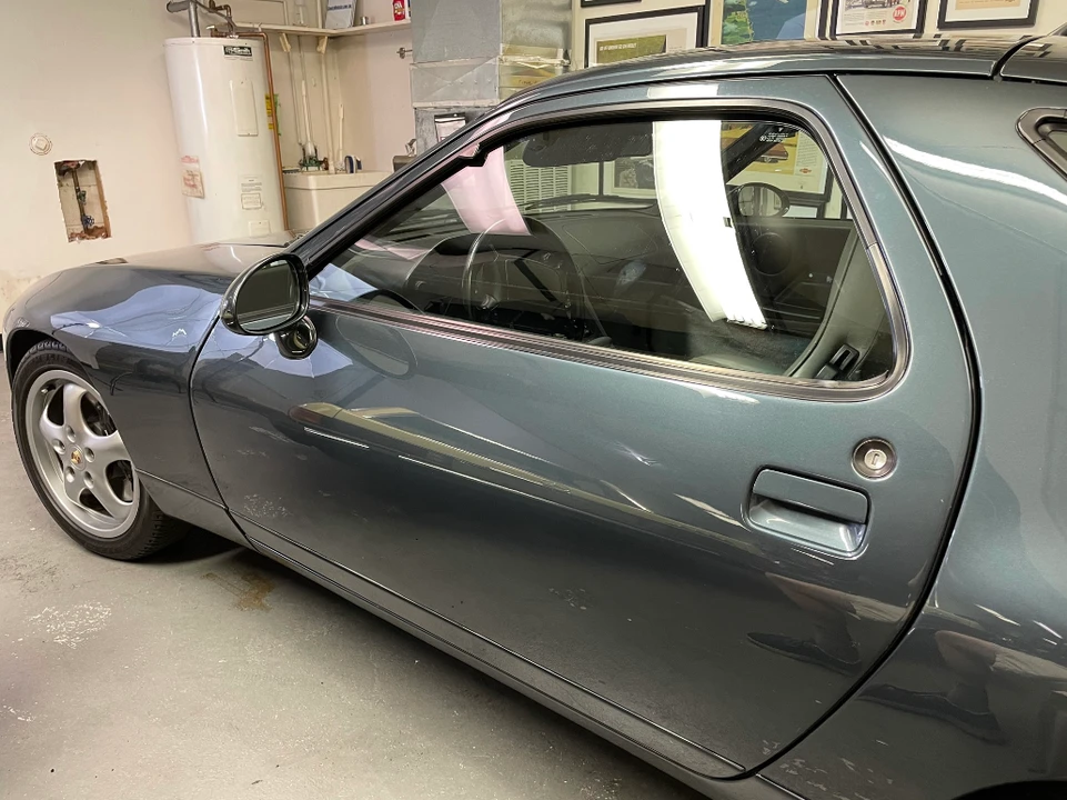1995 Porsche 928 GTS - Image 28 of 31