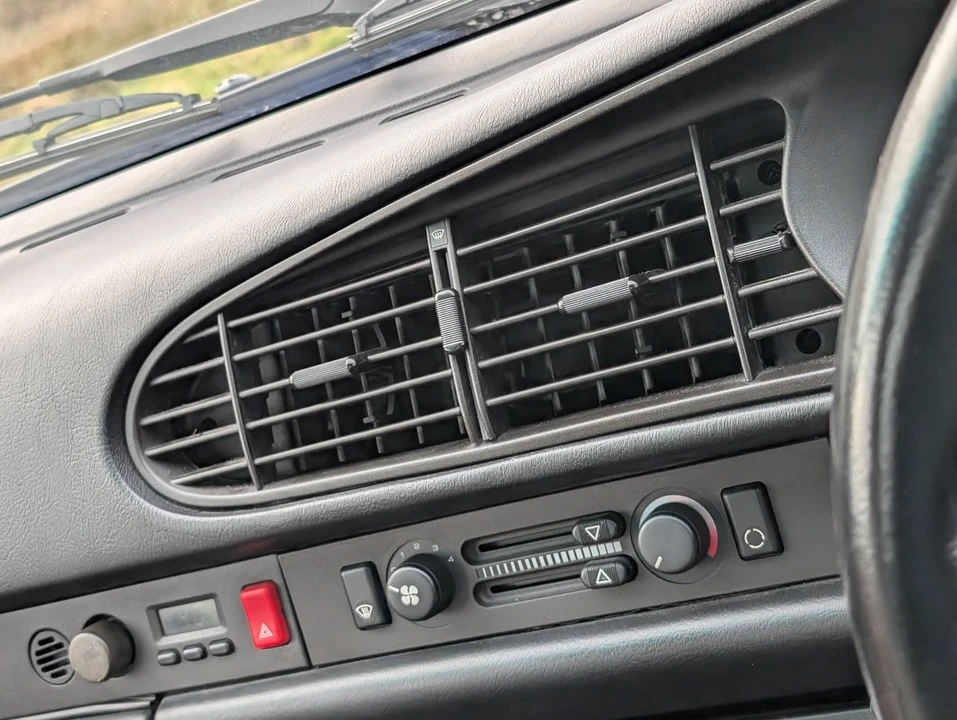 1995 Porsche 968 - Image 29 of 30