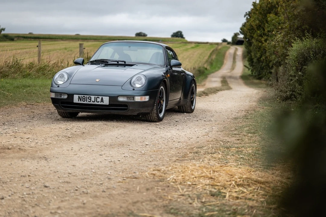 1995 Porsche 993 Carrera 4 - Image 4 of 30
