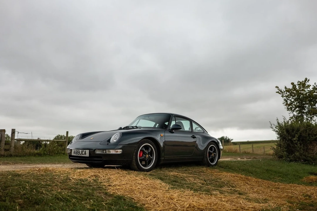 1995 Porsche 993 Carrera 4 - Image 18 of 30