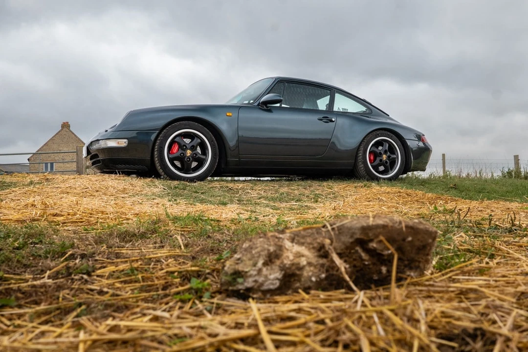 1995 Porsche 993 Carrera 4 - Image 10 of 30
