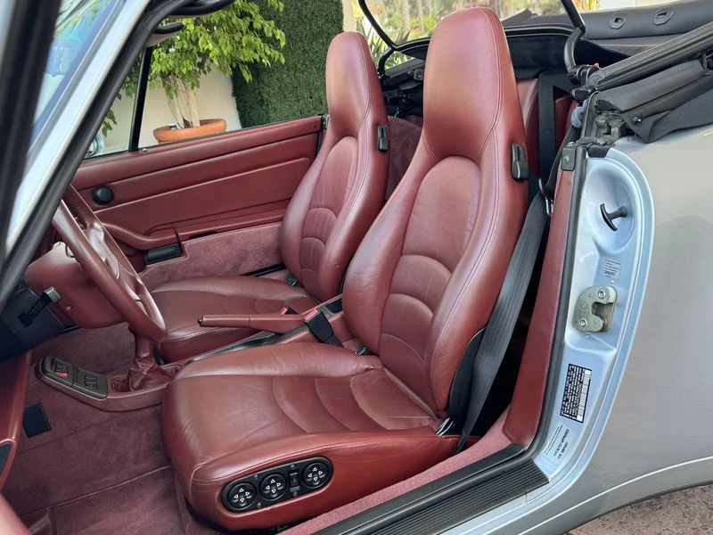 1995 Porsche 993 Carrera 4 - Image 10 of 19