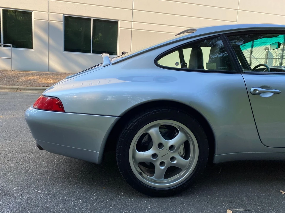 1995 Porsche 993 Carrera 4 - Image 6 of 21