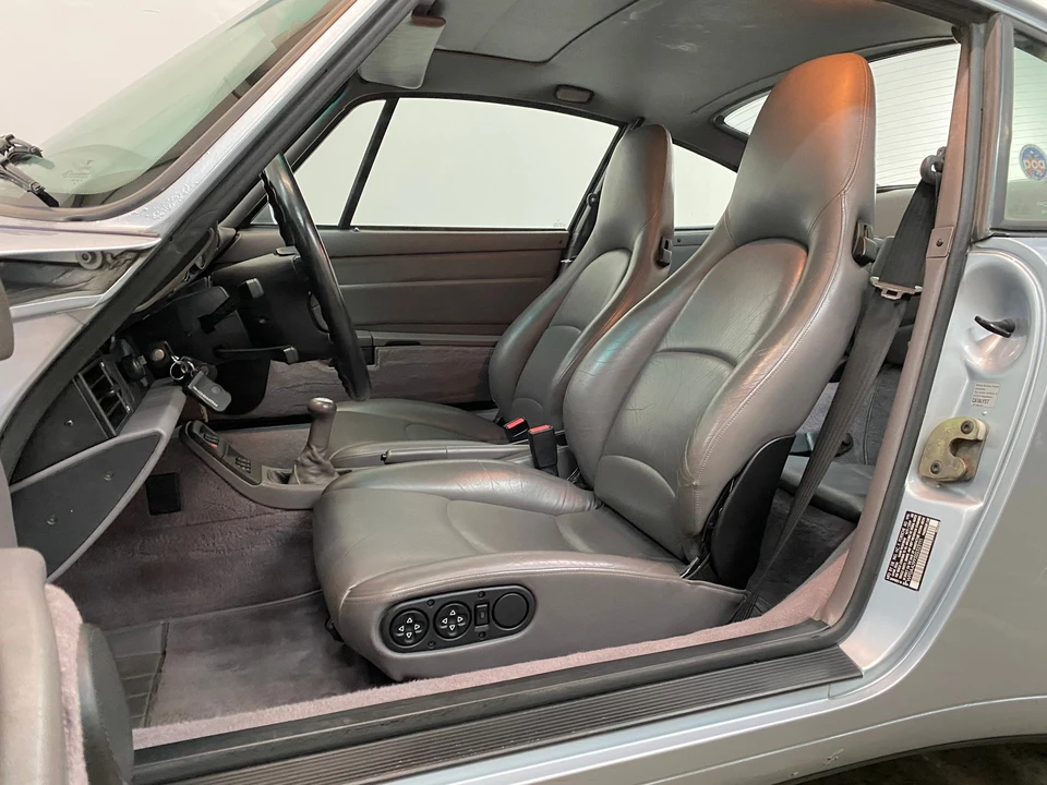 1995 Porsche 993 Carrera 4 - Image 16 of 21