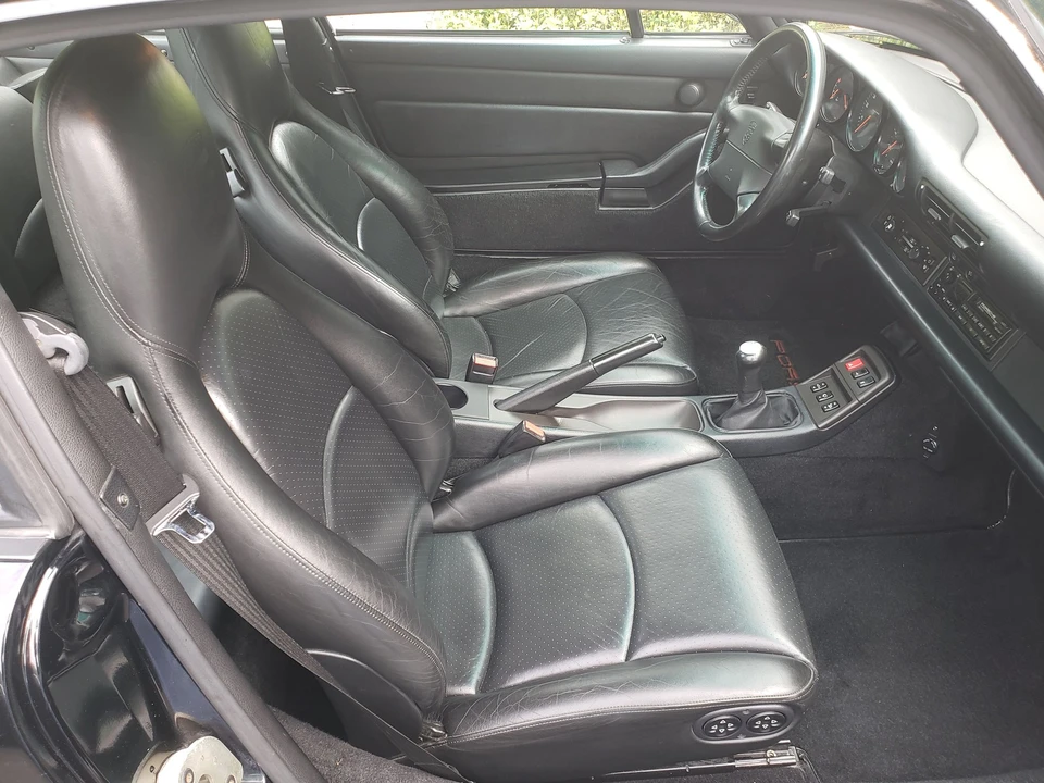 1995 Porsche 993 Carrera 4 - Image 5 of 10