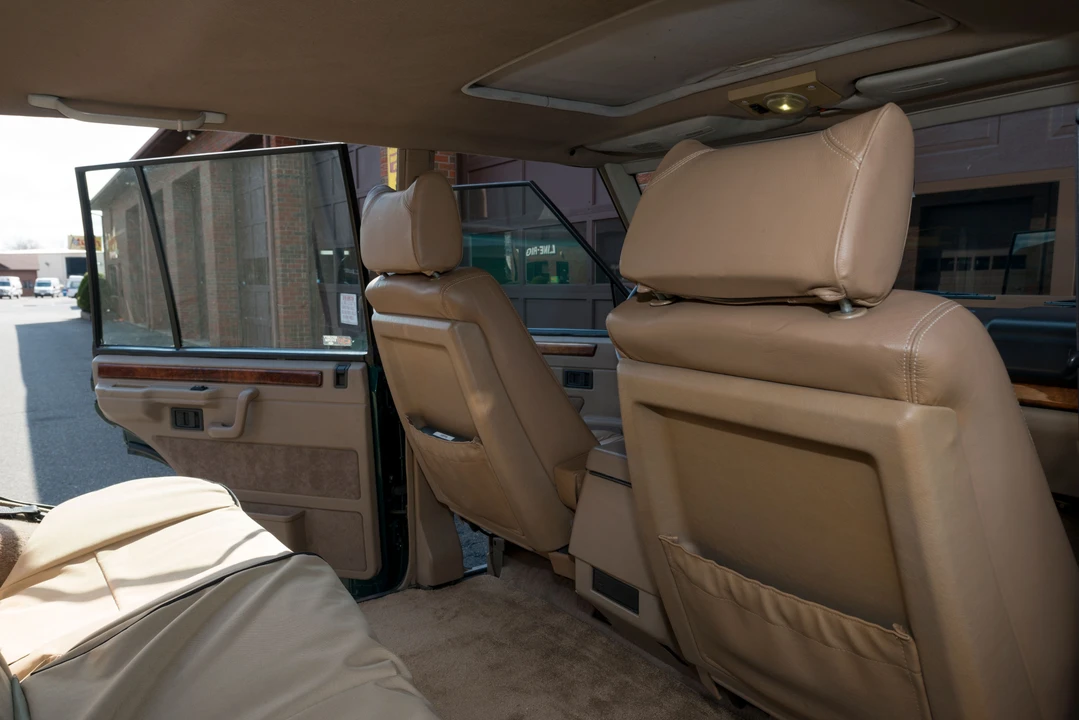 1995 Land Rover Range Rover Classic - Image 11 of 17