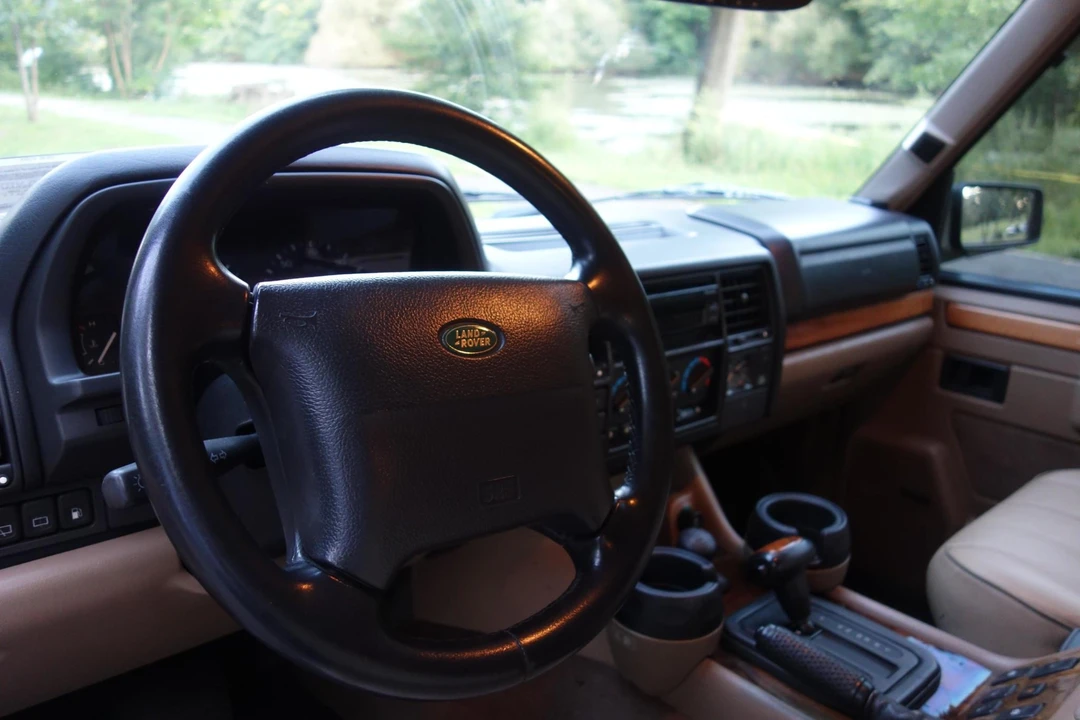 1995 Land Rover Range Rover Classic - Image 25 of 31