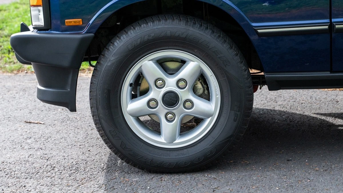 1995 Land Rover Range Rover Classic - Image 14 of 30