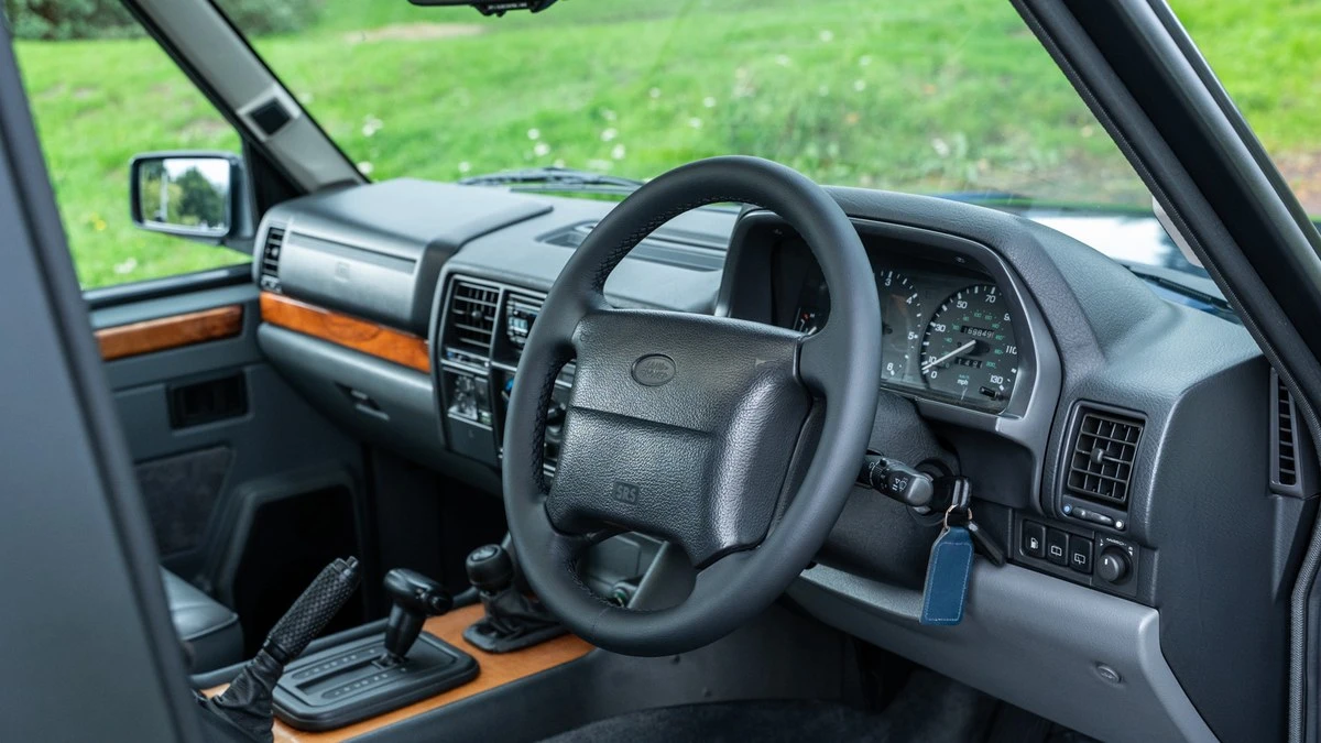 1995 Land Rover Range Rover Classic - Image 18 of 30