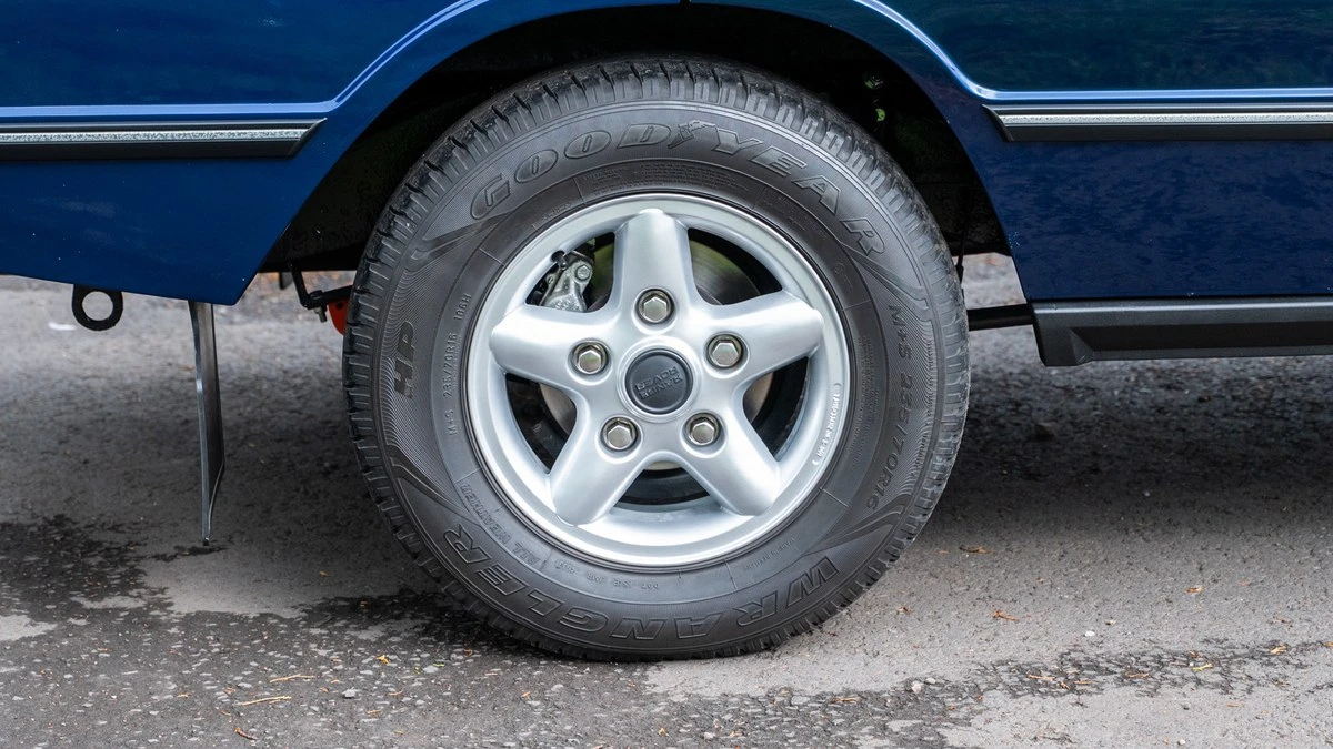 1995 Land Rover Range Rover Classic - Image 12 of 30