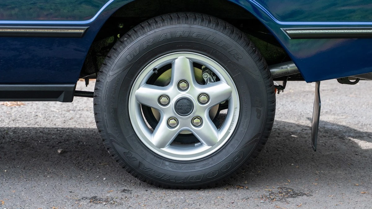 1995 Land Rover Range Rover Classic - Image 15 of 30