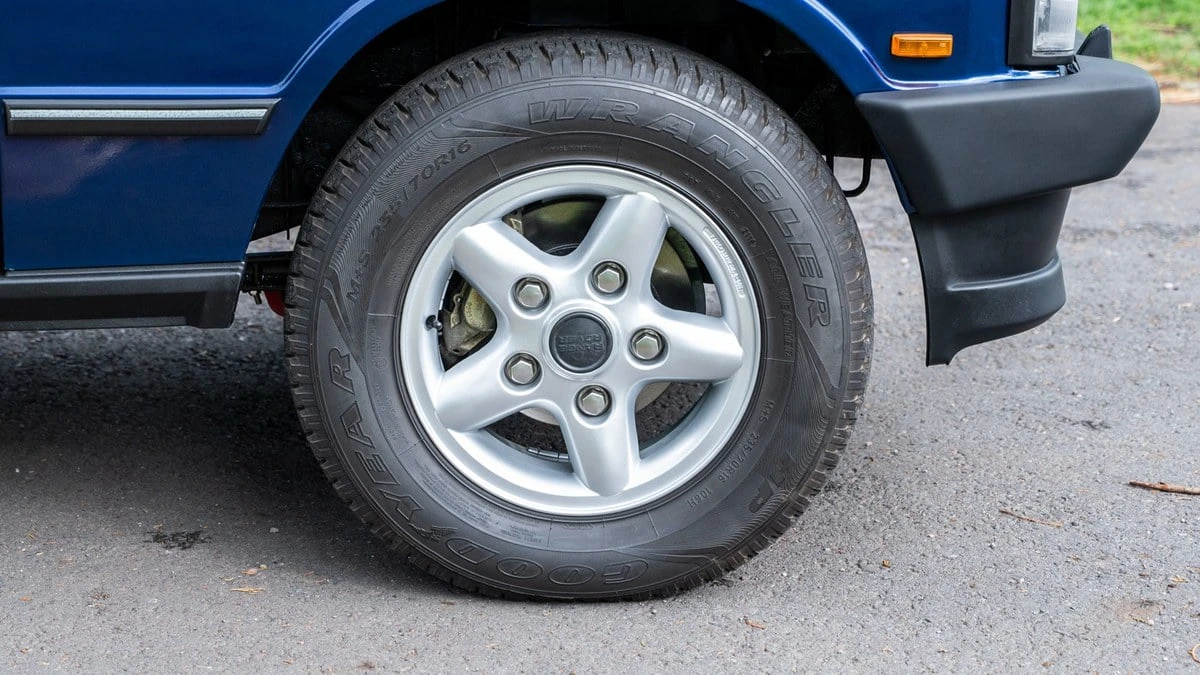 1995 Land Rover Range Rover Classic - Image 13 of 30