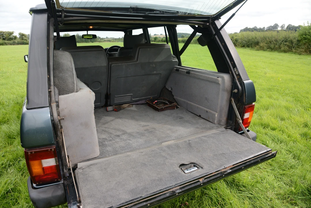 1995 Land Rover Range Rover Classic - Image 14 of 16