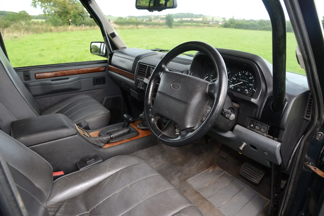 1995 Land Rover Range Rover Classic - Image 9 of 16