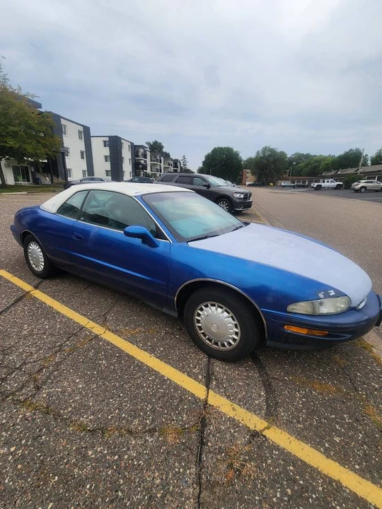 1995 Buick Riviera 8th Gen - Image 2 of 5