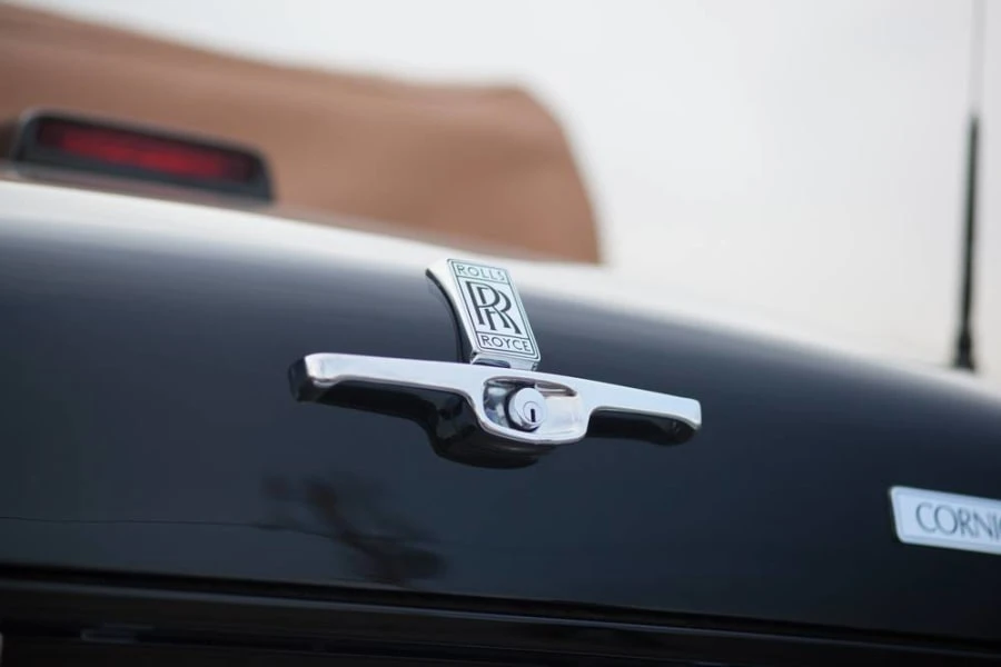 1995 Rolls-Royce Corniche Series IV - Image 10 of 12