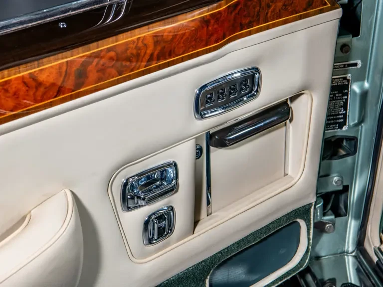 1995 Rolls-Royce Corniche Series IV - Image 28 of 31