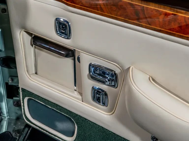 1995 Rolls-Royce Corniche Series IV - Image 30 of 31