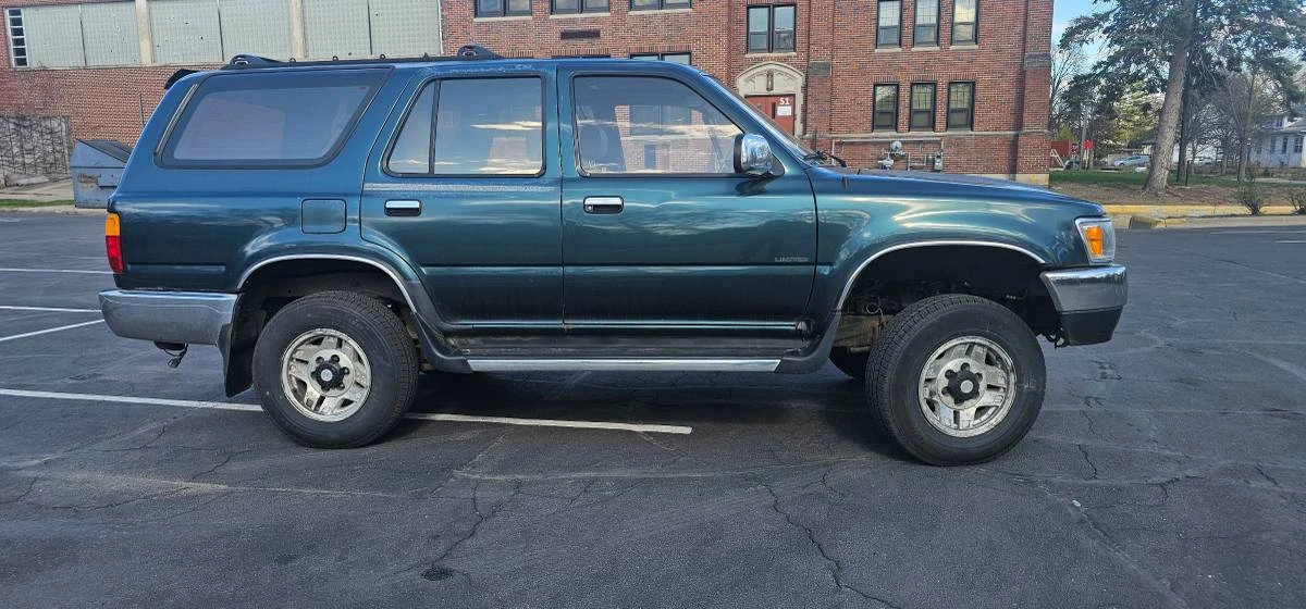1995 Toyota 4Runner 2nd Gen - Image 11 of 12