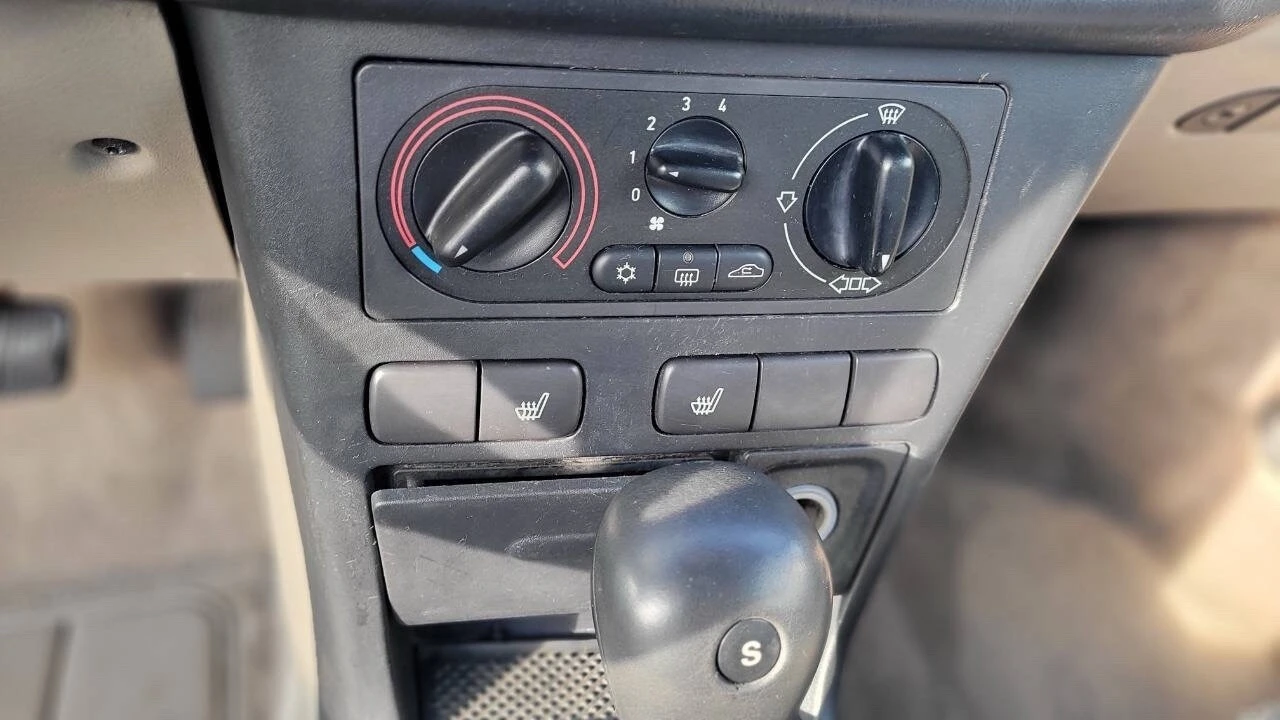 1995 Saab 900 2nd Gen - Image 25 of 31