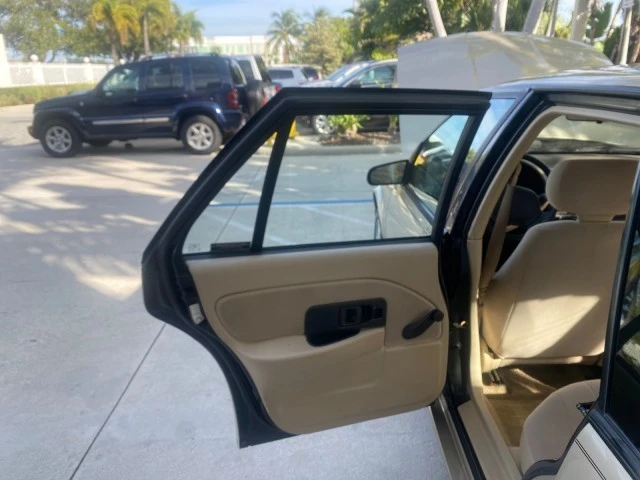 1995 Saturn - Image 14 of 21