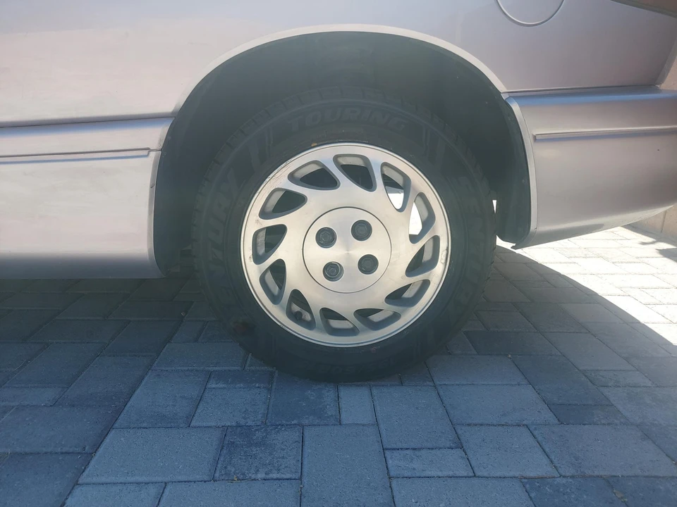 1995 Saturn - Image 27 of 31