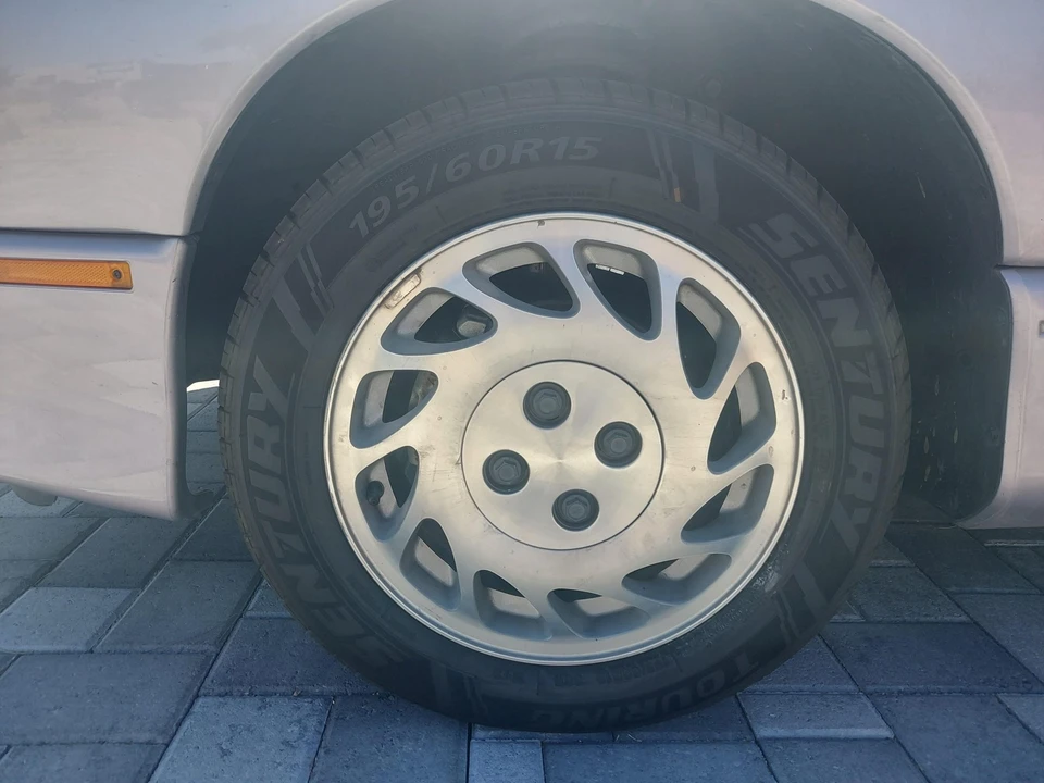 1995 Saturn - Image 26 of 31
