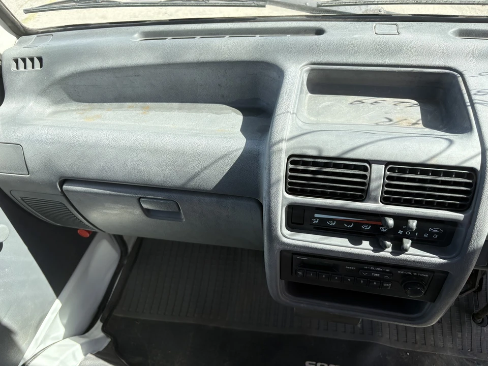 1995 Subaru Sambar 5th Gen - Image 18 of 31