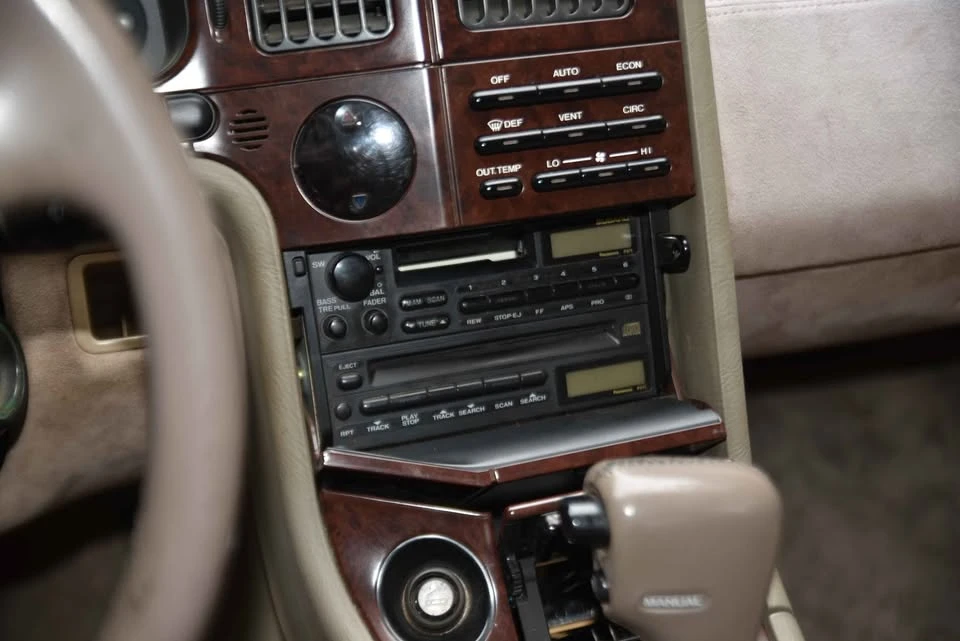 1995 Subaru SVX - Image 8 of 11