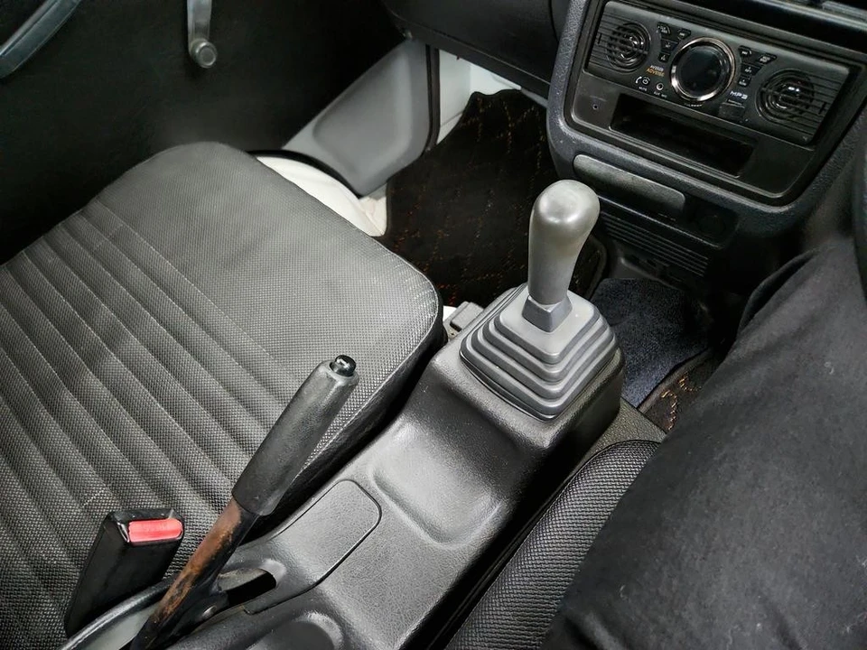 1995 Suzuki Carry & Every 9th Gen - Image 17 of 31