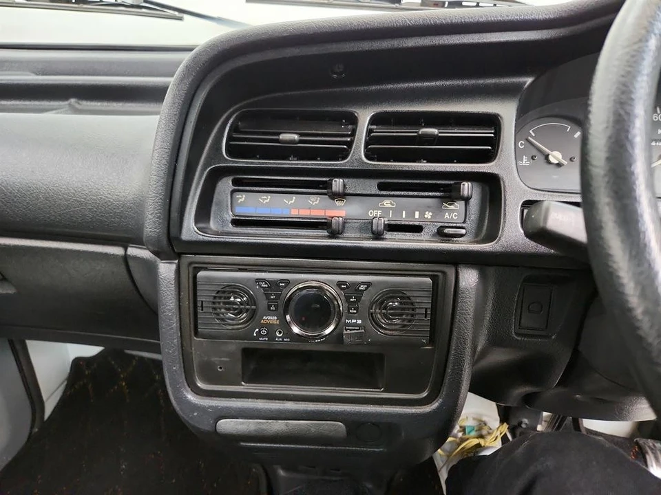 1995 Suzuki Carry & Every 9th Gen - Image 18 of 31