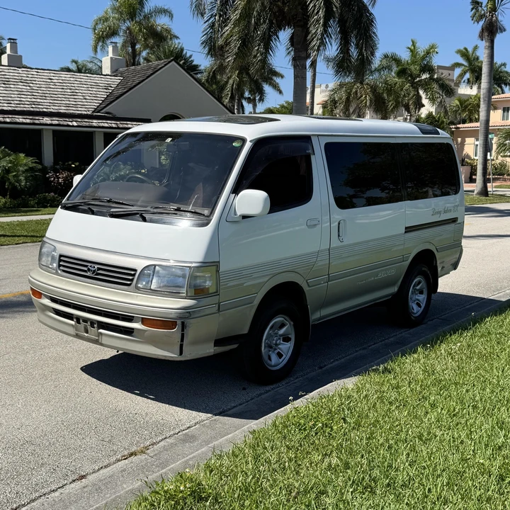 1995 Toyota HiAce 4th Gen - Image 6 of 12