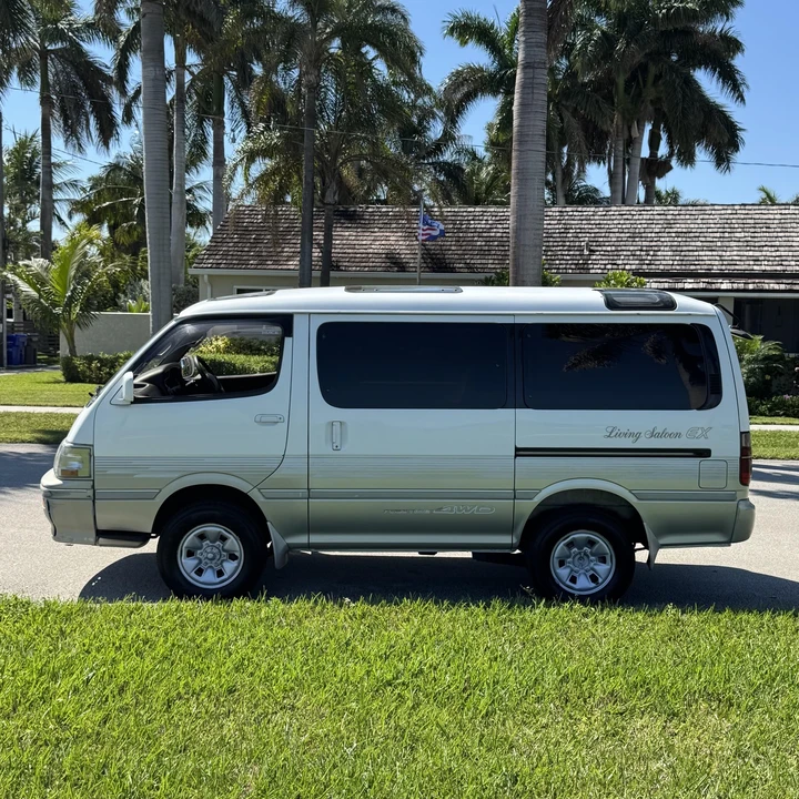 1995 Toyota HiAce 4th Gen - Image 7 of 12