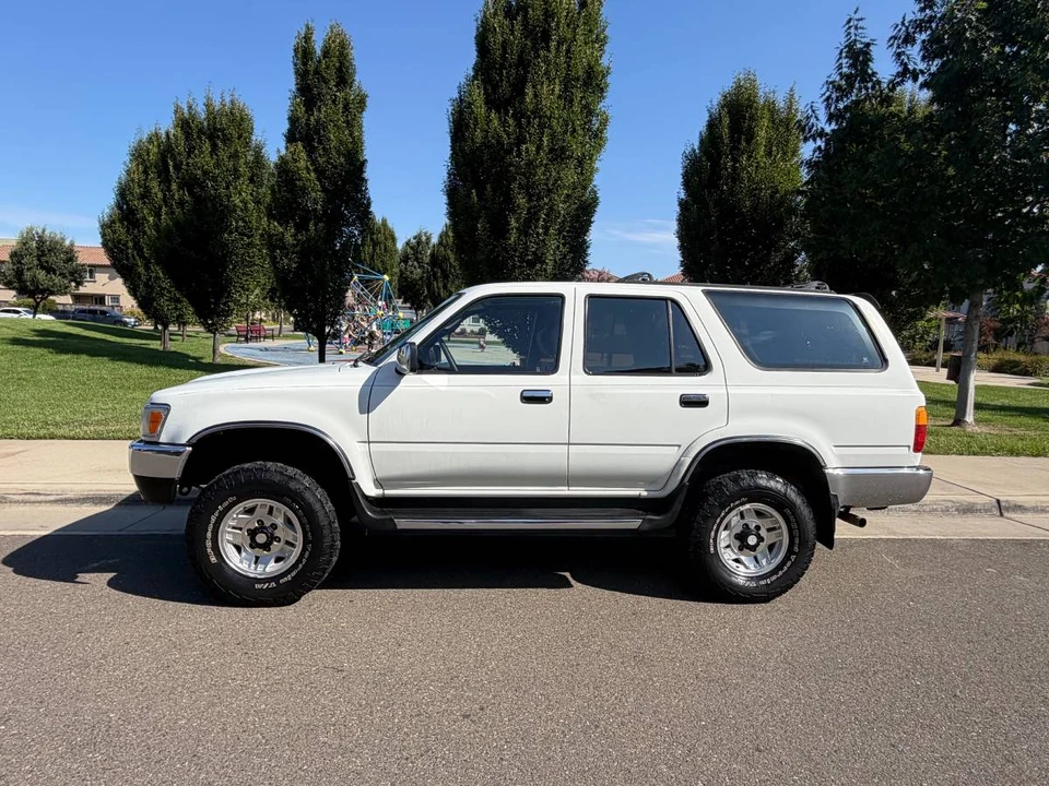 1995 Toyota 4Runner 2nd Gen - Image 2 of 22