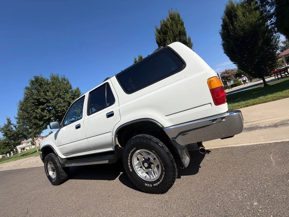 1995 Toyota 4Runner 2nd Gen - Image 9 of 22