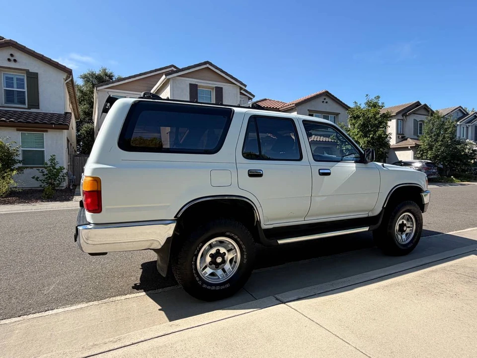 1995 Toyota 4Runner 2nd Gen - Image 5 of 22